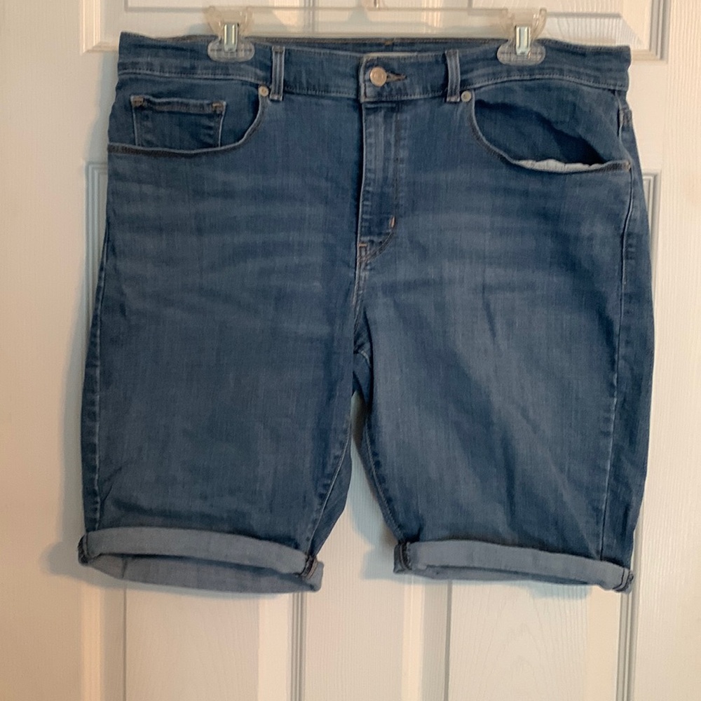 Levi’s denim Bermuda shorts 33
